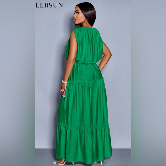 Women’s Green Sleeveless Jumpsuit with Wide legs and elastic waist - Picture 7 of 10